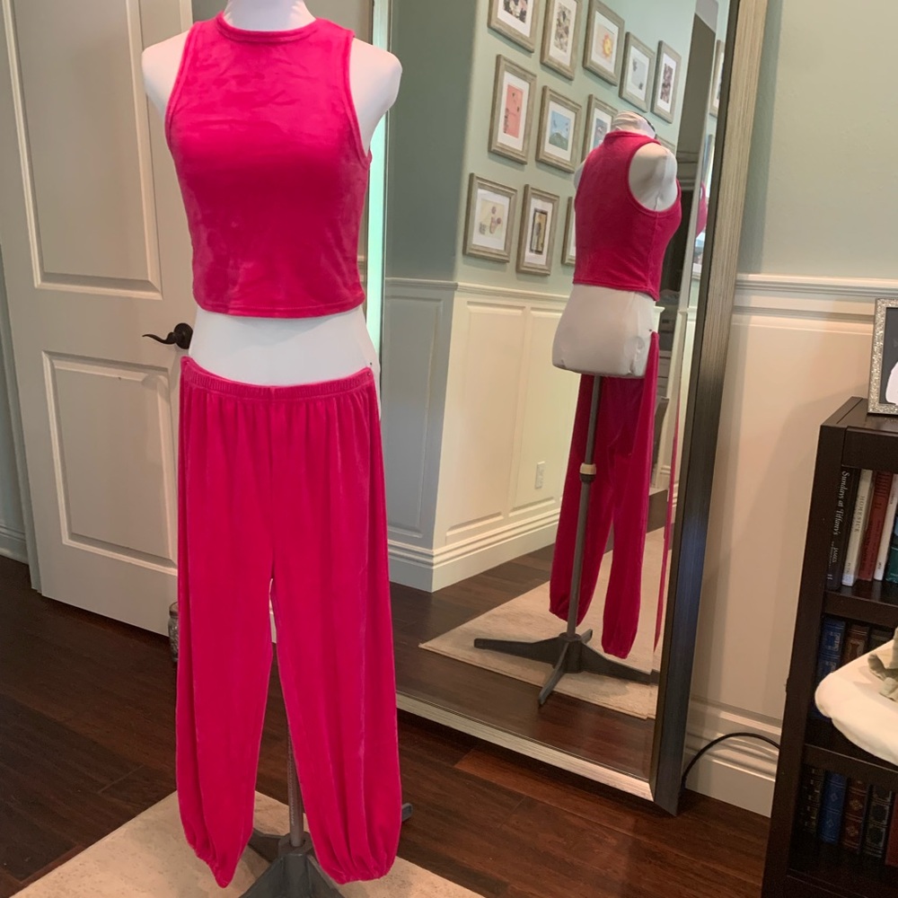 Vibrant Velour Pink Sleeveless Top and Pants Set